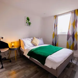  Apartment 2 Bedrooms -parking-very Spacious-wifi