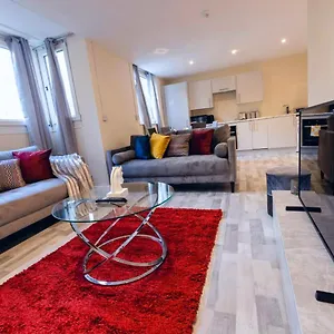  Apartment 3 Bedroomflat-free Parking-wifi-parking-8people
